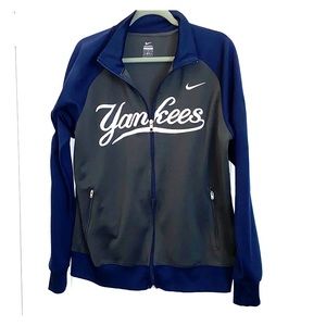 Nike Men’s Yankees Sweater
